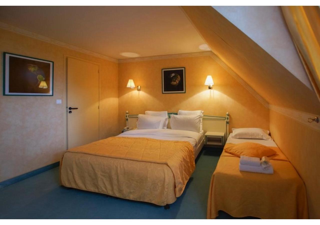 Hotel De La Tour Pont-de-l'Arche Luaran gambar