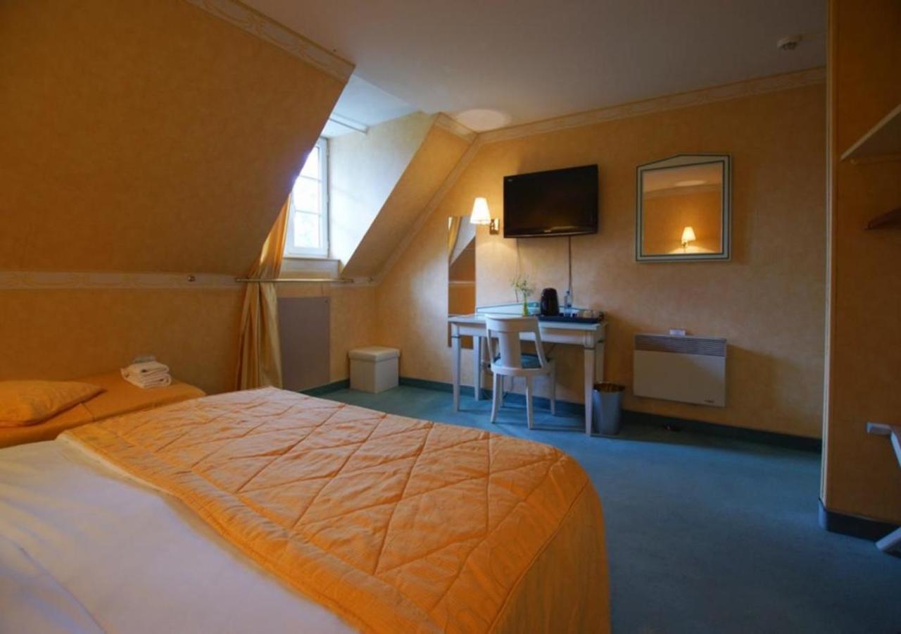 Hotel De La Tour Pont-de-l'Arche Luaran gambar