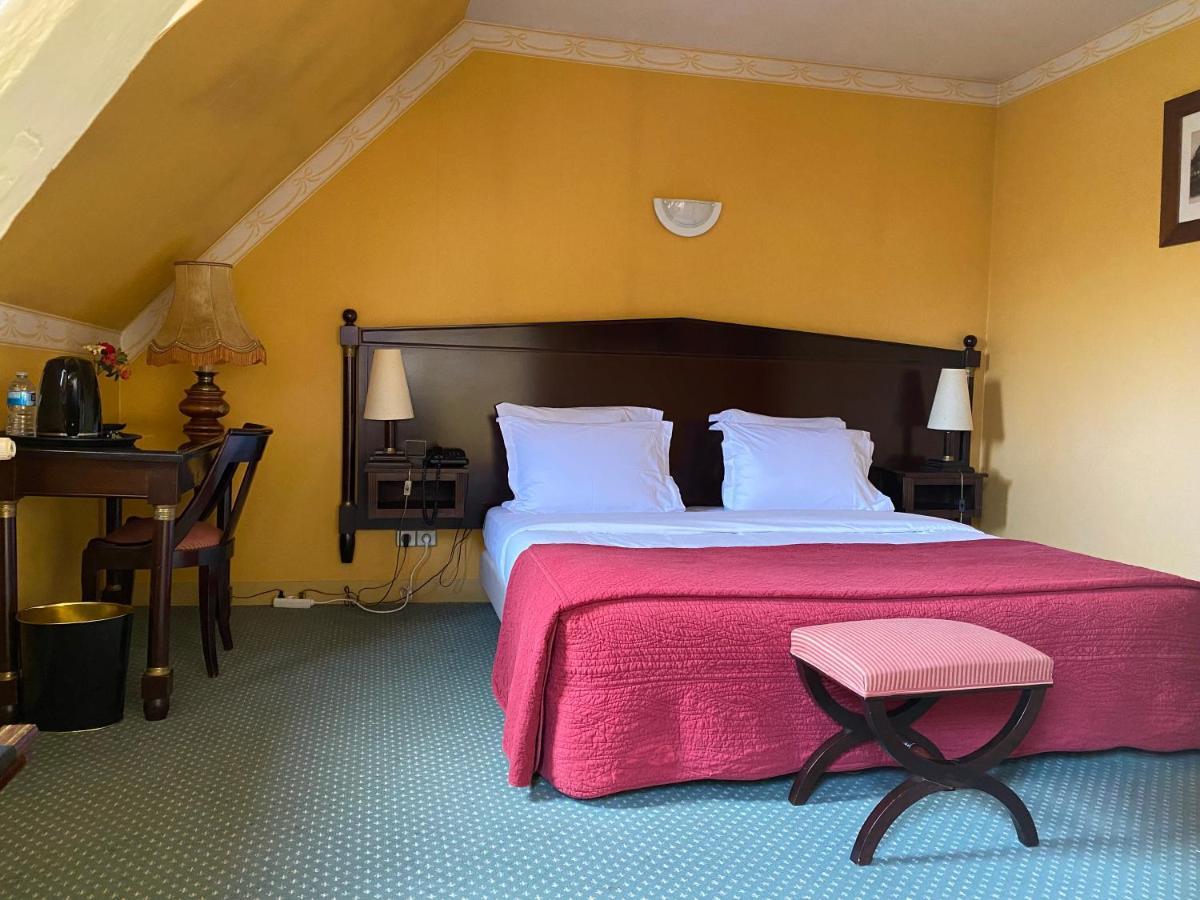 Hotel De La Tour Pont-de-l'Arche Luaran gambar