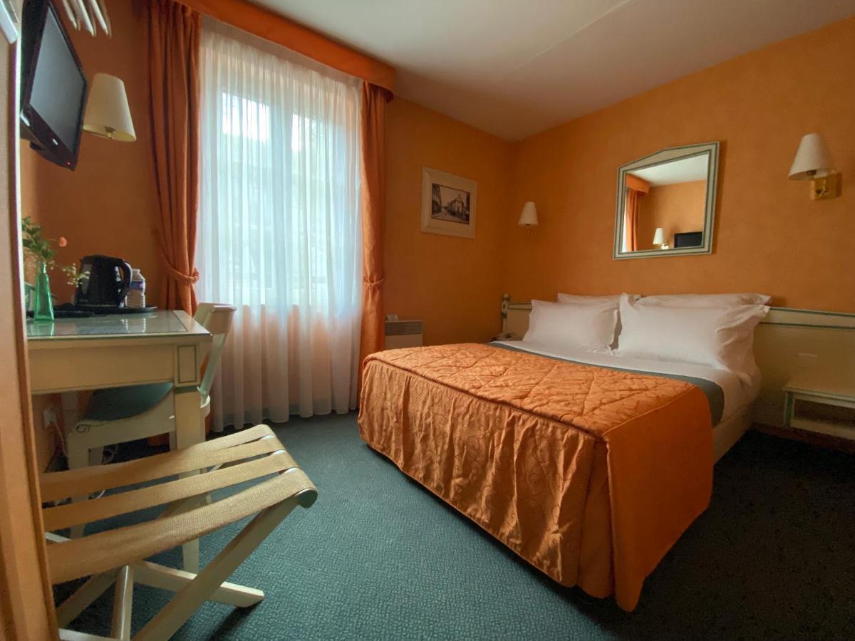 Hotel De La Tour Pont-de-l'Arche Luaran gambar